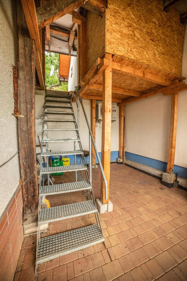 Vinny Sklep Kovarna - Nad Presovnou Rohatec Bagian luar foto