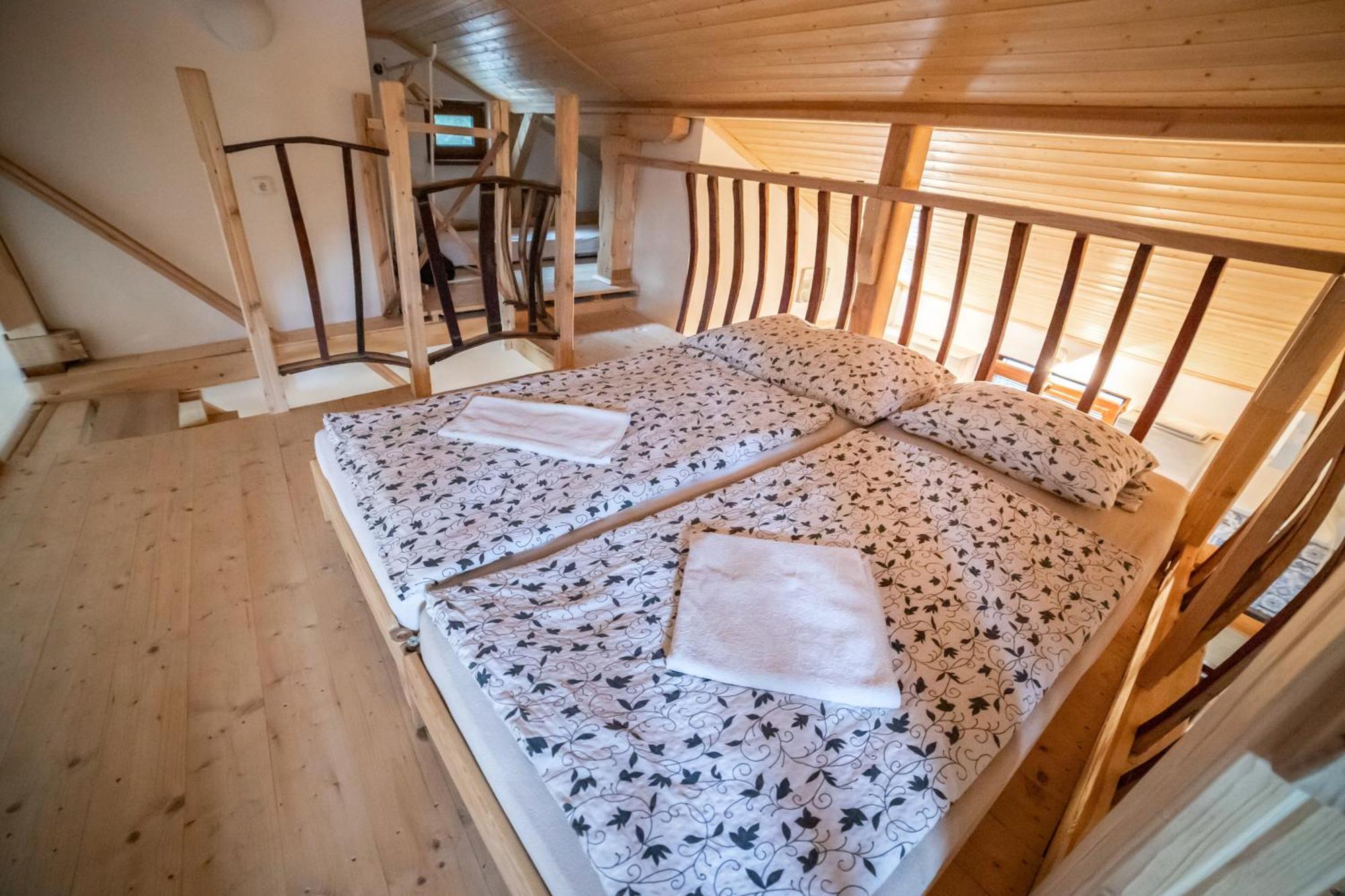 Vinny Sklep Kovarna - Nad Presovnou Rohatec Bagian luar foto